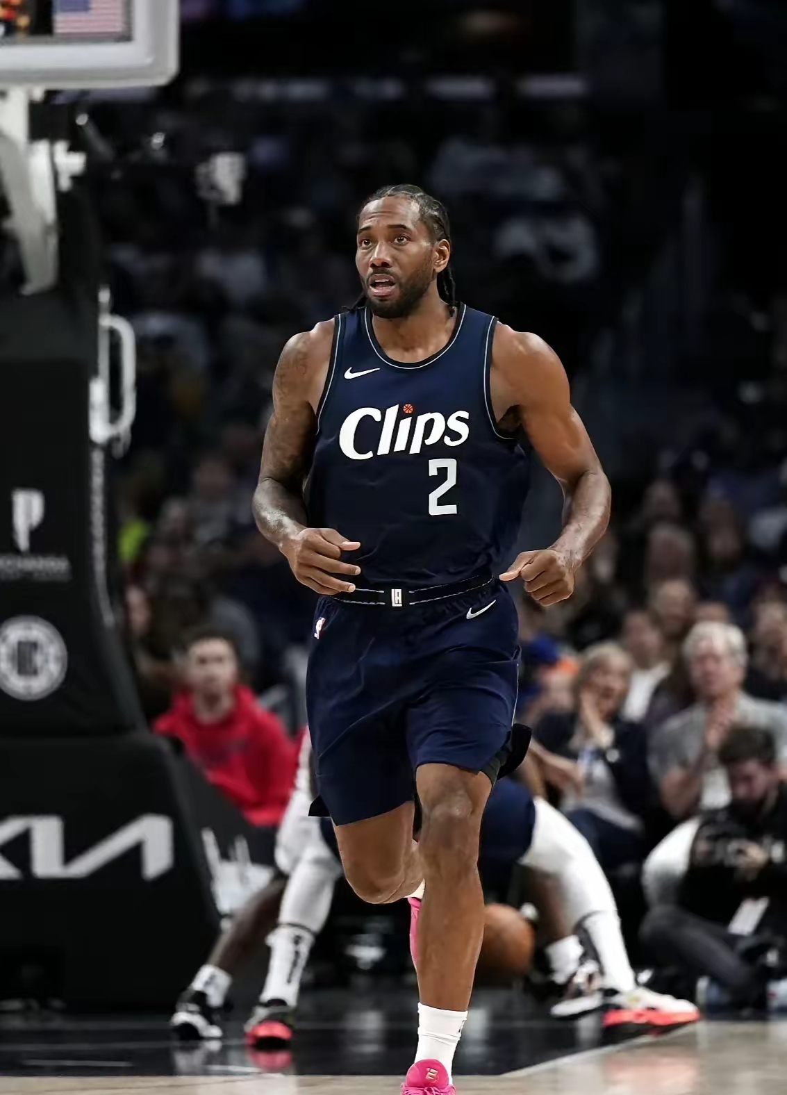 欧冠积分榜：阿森纳继续全胜领跑，拜仁3分之差位列第二（欧冠积分形势：阿森纳保持全胜领跑，拜仁落后3分暂居次席）