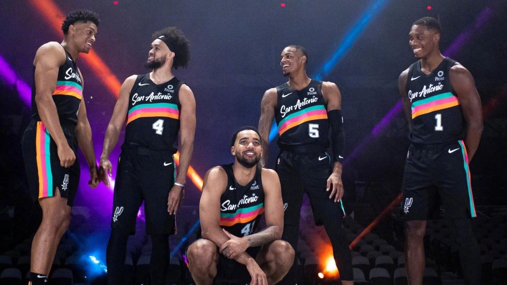 秋田vs仙台首发：佐藤大树先发，乡家友太、宫崎鸿在列（秋田战仙台首发公布：佐藤大树先发，乡家友太、宫崎鸿入选）