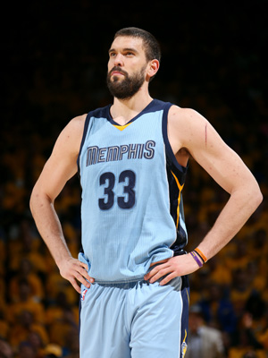 76人vs湖人前瞻：东契奇PK马克西，76人欲收获四连胜（76人大战湖人前瞻：东契奇对飚马克西，费城志在四连胜）